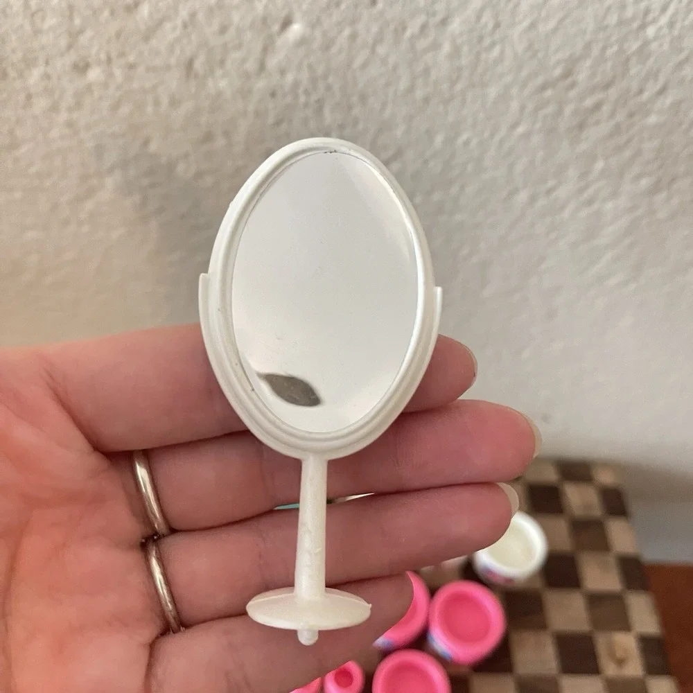 VINTAGE 1982 LOT OF 15 BARBIE DREAM STORE PARTS Hat‎ Beauty Mirror Display